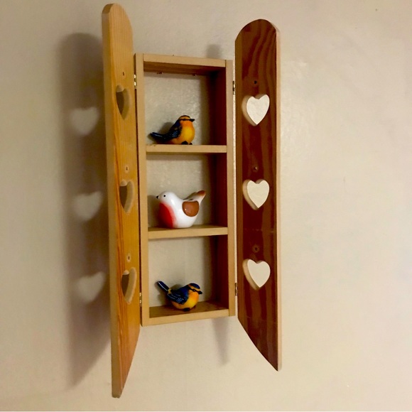 Vintage Knick Knack Heart Cabinet Wall Shelf Hanging With Cabinet Doors - Picture 2 of 8